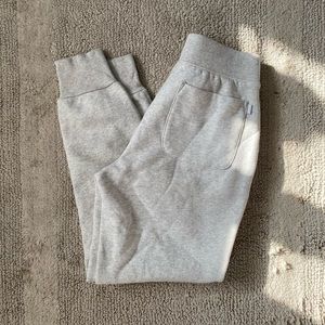 Aritzia TNA Cozy Fleece Perfect Pocket Sweatpant